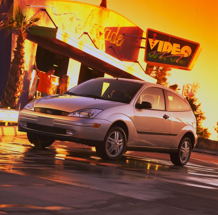  Ford Focus 1999 года  (фото 28 из 130)